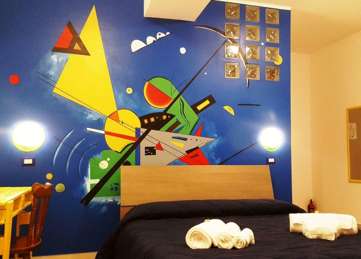 La Dimora Degli Artisti Bed & Breakfast กาตันซาโร ภายนอก รูปภาพ